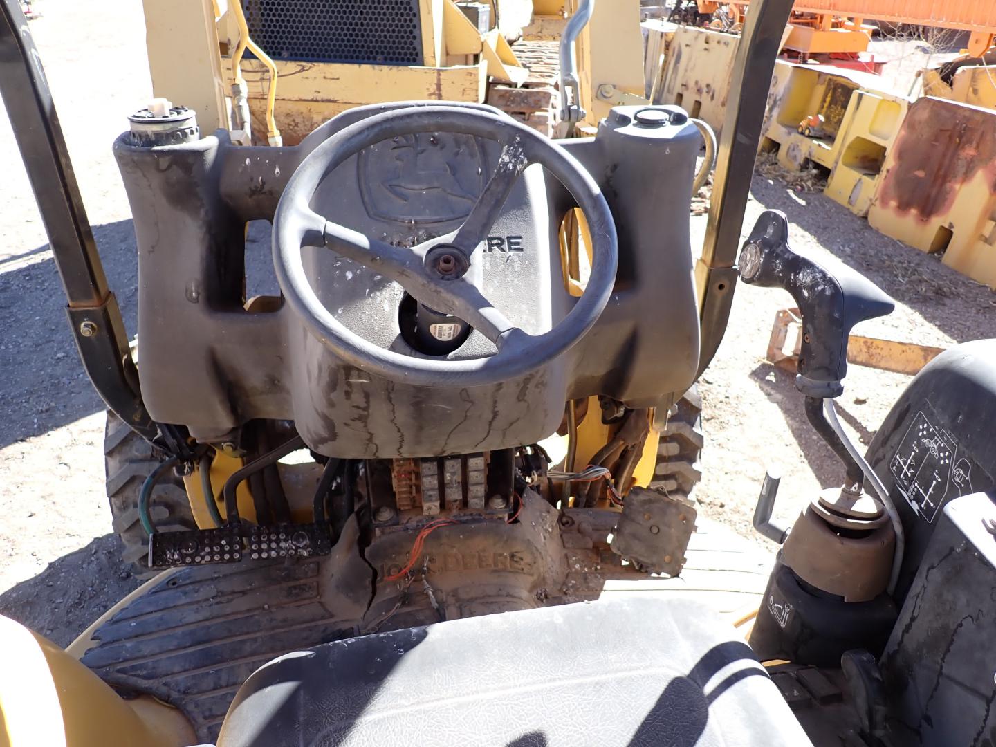 ./imagenes/INVOICE/2019/16546/RETROEXCAVADORAJOHN DEERE_110 (24).JPG